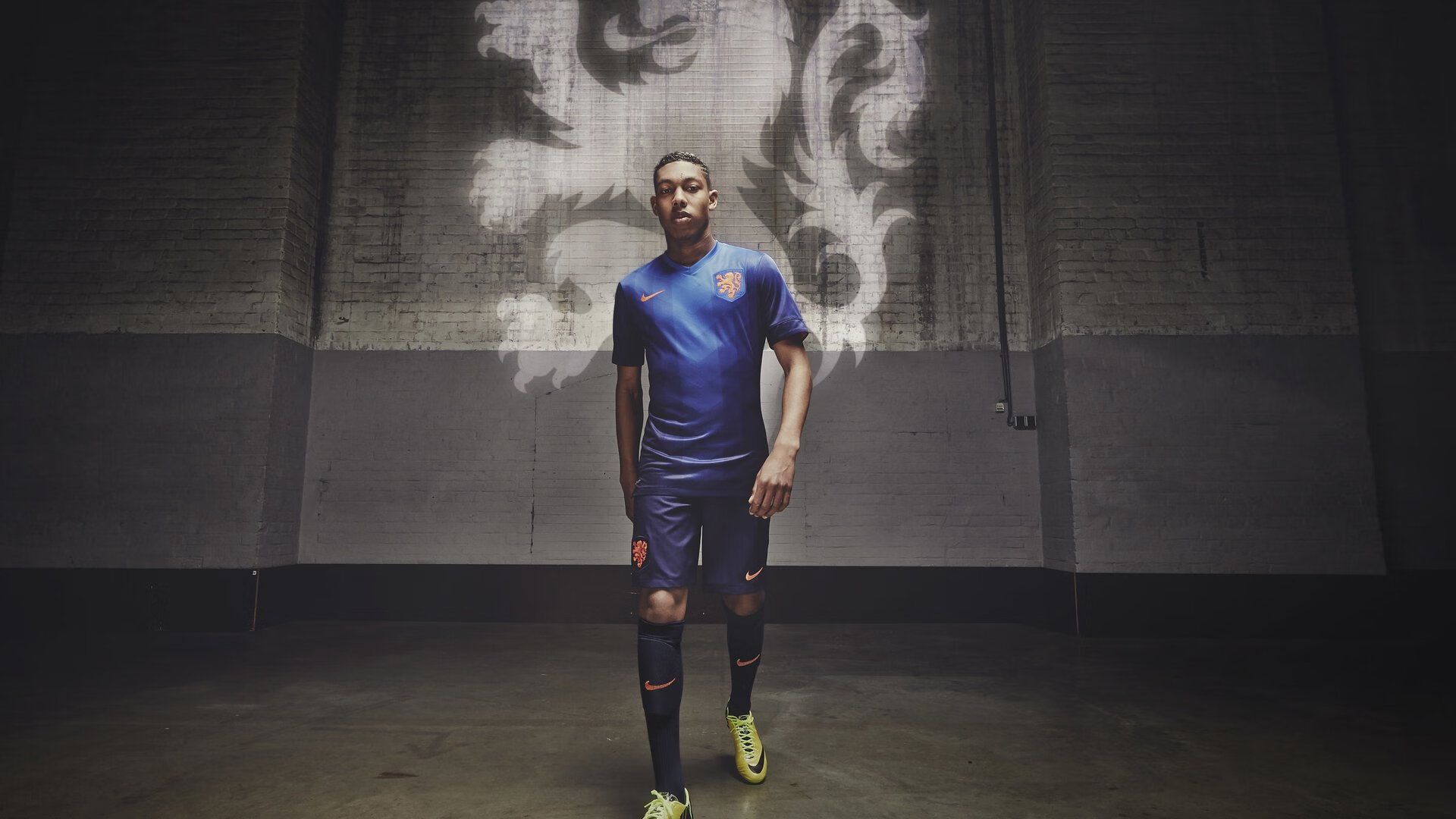 男子仰泳后程冲刺能力增强，仰泳运动